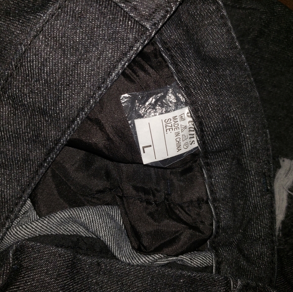 Waist Shorts - Picture 3 of 3